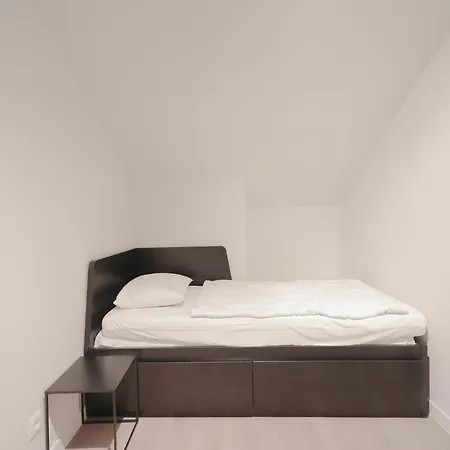 Near Sandy In Belgium, Cleaning Included Appartement *