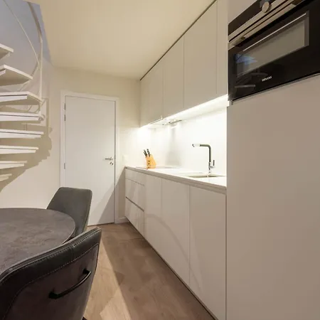 Near Sandy In Belgium, Cleaning Included Appartement