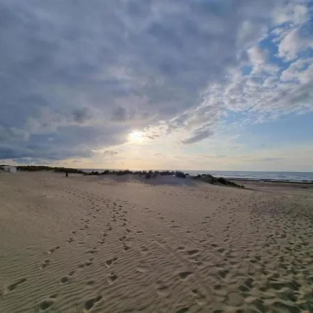 Near Sandy In Belgium, Cleaning Included Appartement Oostduinkerke